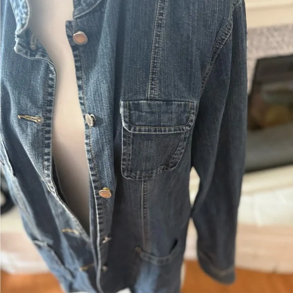 Banana Republic Denim Jacket - Picture 5 of 8